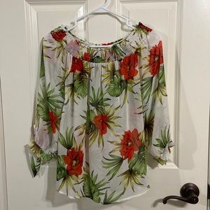 Thin and breathable off the shoulder top.